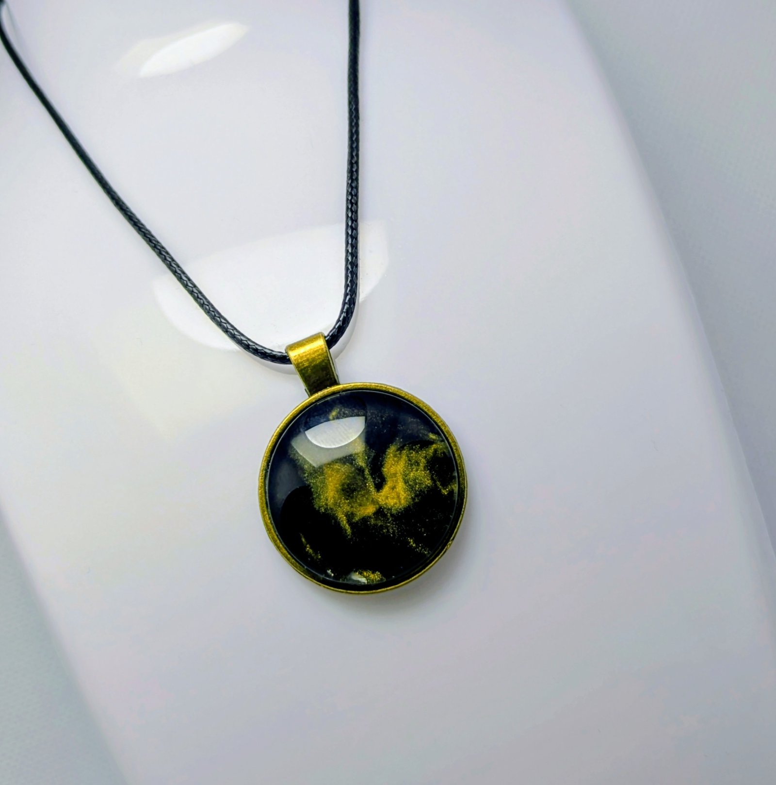 Pendentifs en peinture acrylique – Image 2